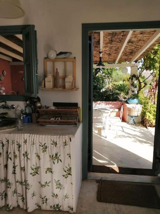 Casa Dei Melograni At Vourlidia Leros Villa Vromolithos Bagian luar foto